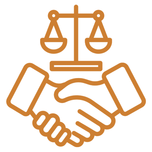 Et håndtryk med juridiske vægtskåle. Et ikon der illustrerer en afklarende samtale om virksomhedens behov for databeskyttelse og GDPR.